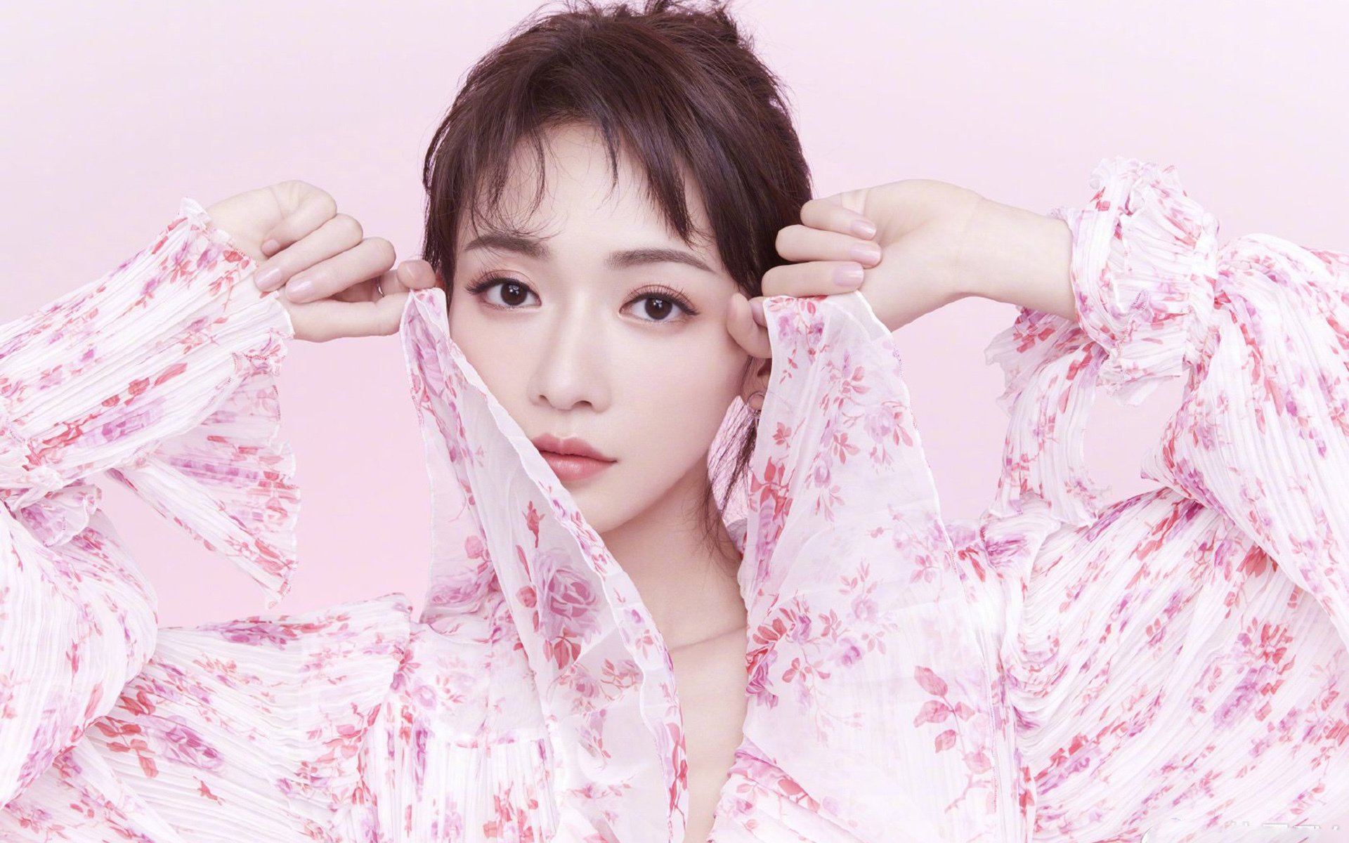 九游电脑版-梅尔滕斯保持高速输出 展现强心脏，梅尔滕斯男友真帅