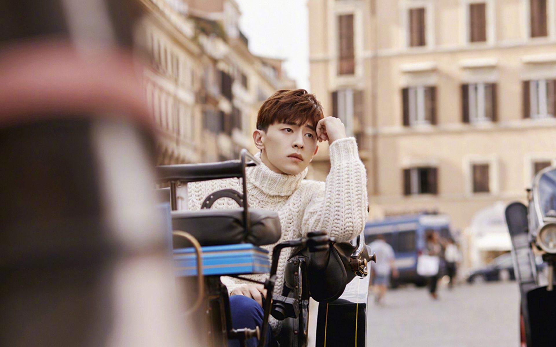 -足球学校招生热度不减专业性成为家长首要考量，足球学校招生条件及费用