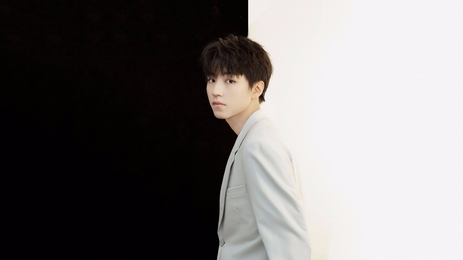 足球学校招生热度不减专业性成为家长首要考量，足球学校招生条件及费用